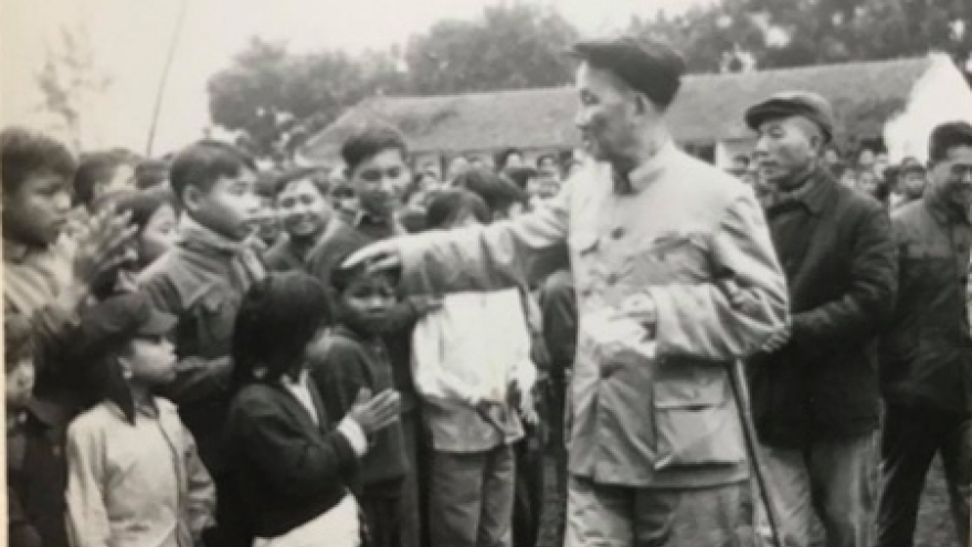 Băng tư liệu: Chủ tịch Hồ Chí Minh chúc Tết đồng bào, chiến sĩ Xuân Bính Ngọ 1966